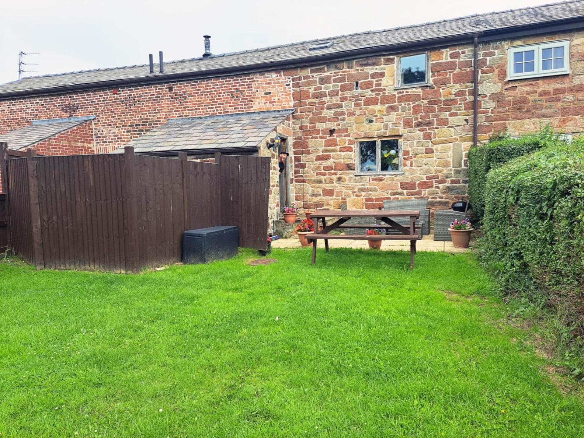 The Shippon Barn With Hot Tub And Private Pool Villa Wirral Exterior photo