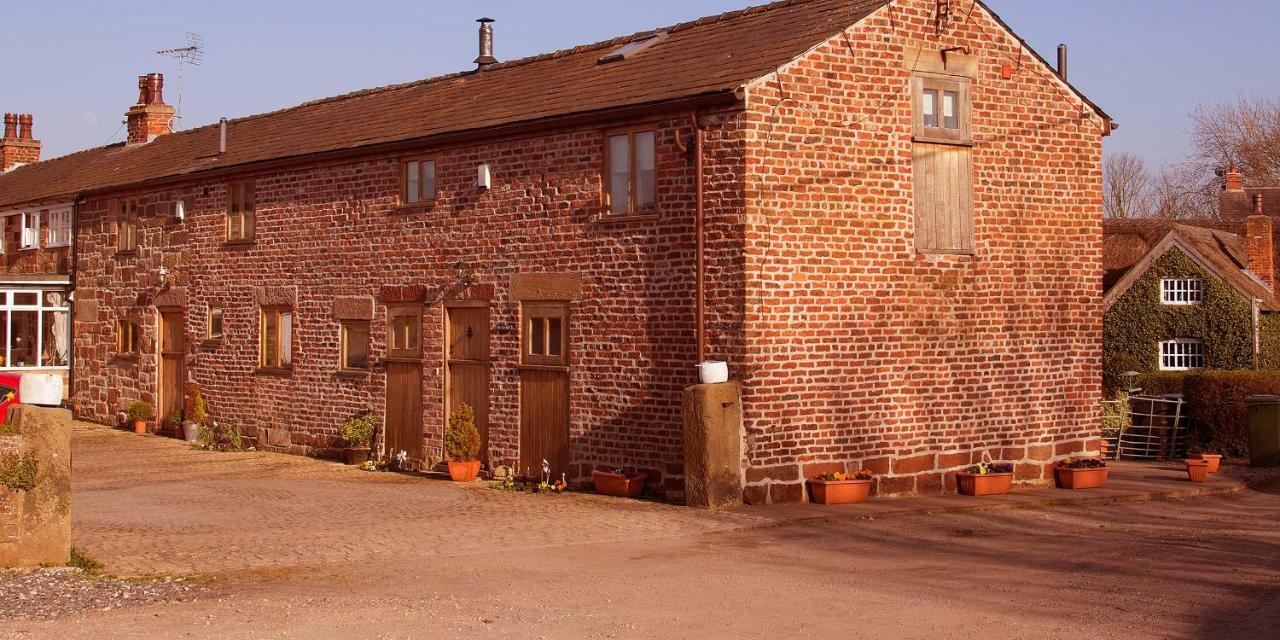 The Shippon Barn With Hot Tub And Private Pool Villa Wirral Exterior photo